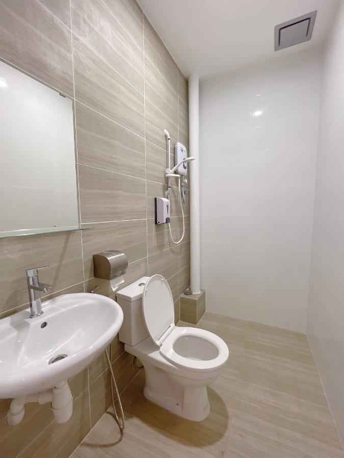 Hotel Decentraland Kuala Terengganu Ngoại thất bức ảnh